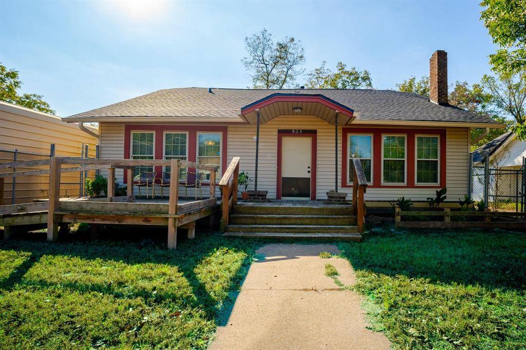 Mexia, TX 76667,820 E Palestine