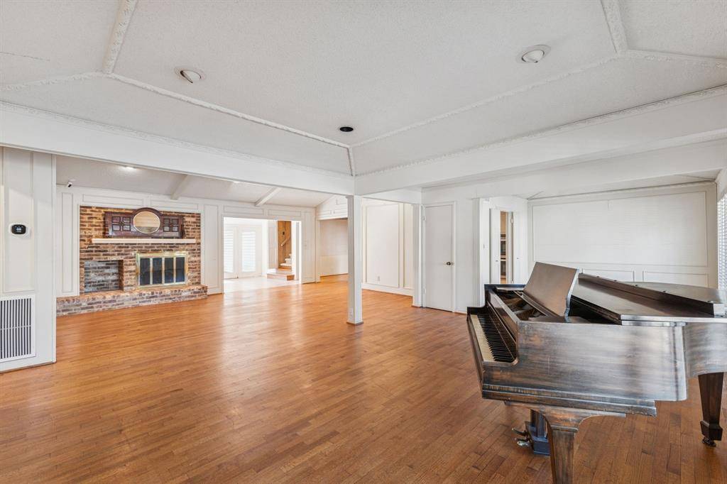 Dallas, TX 75214,6214 Glennox Lane