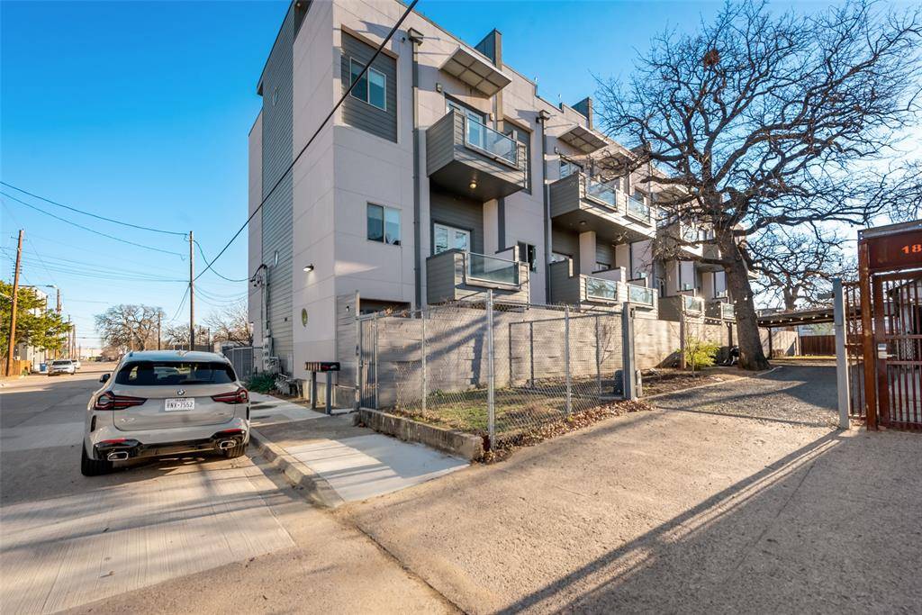 Dallas, TX 75215,1815 Browder Street #A