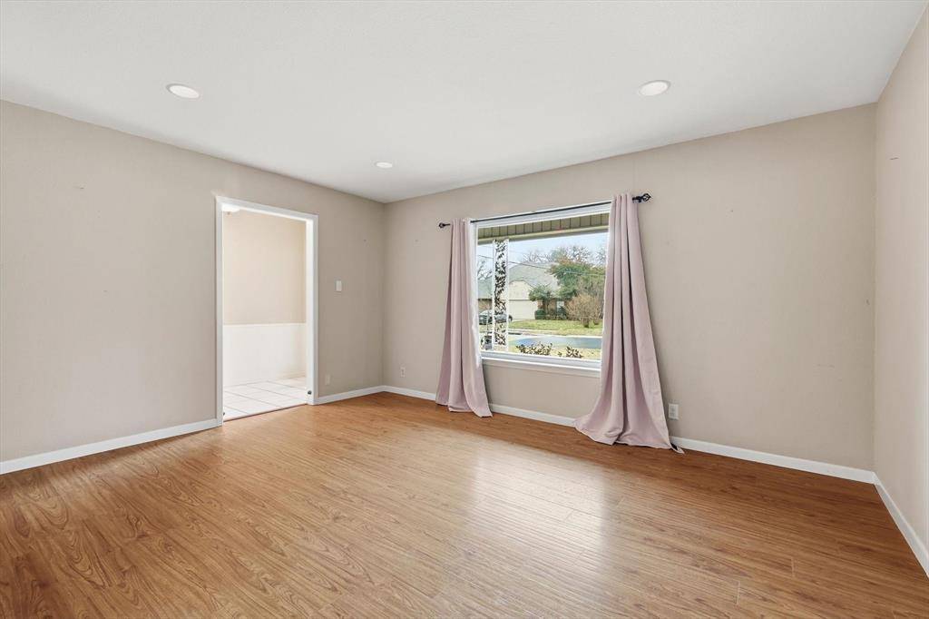 Hurst, TX 76053,324 Moore Creek Road