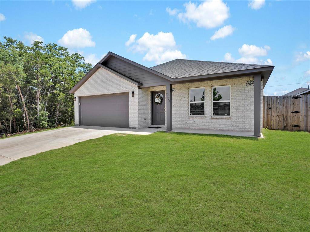 Granbury, TX 76048,2721 Beechwood Street