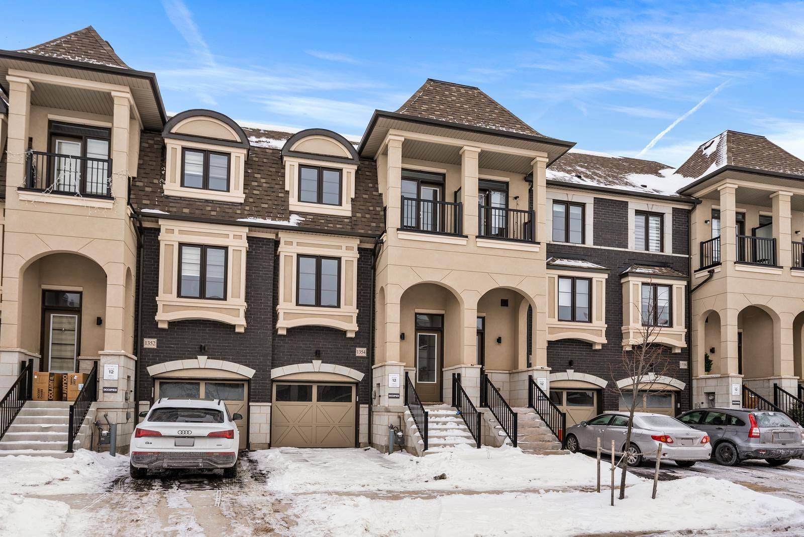 Oakville, ON L6M 5R3,1354 Kaniv ST