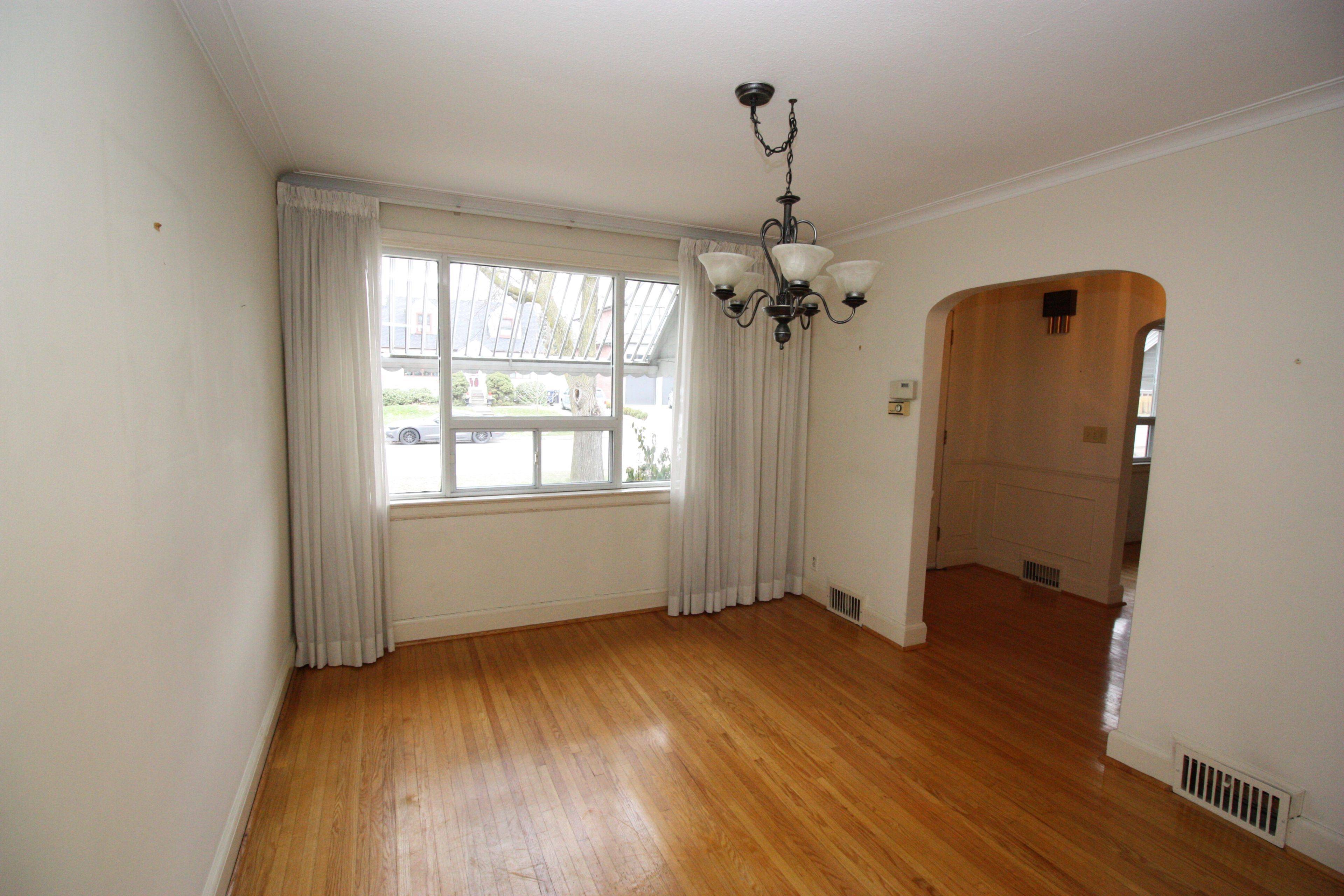 Toronto W08, ON M9B 4H9,123 Ashbourne DR