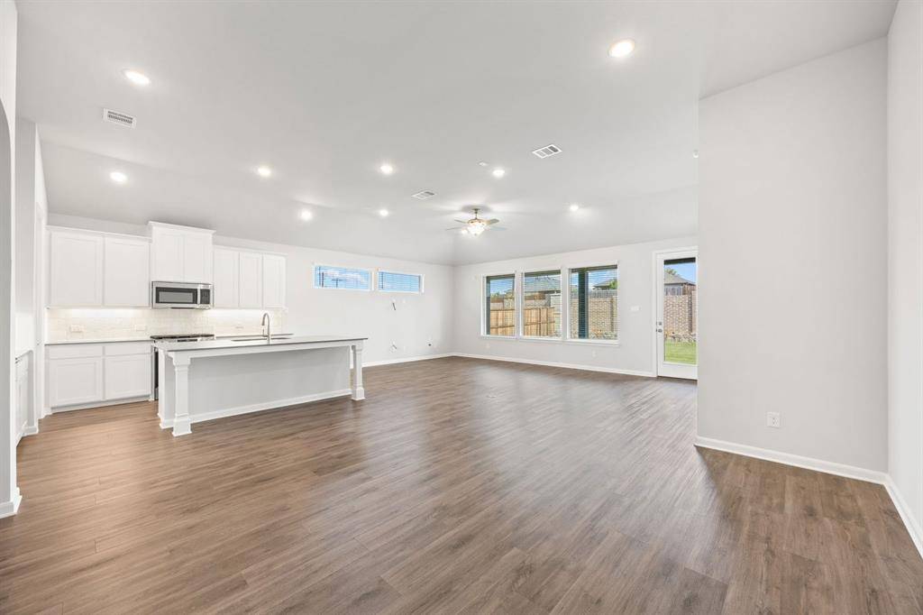 Van Alstyne, TX 75495,1417 Red Clover Avenue