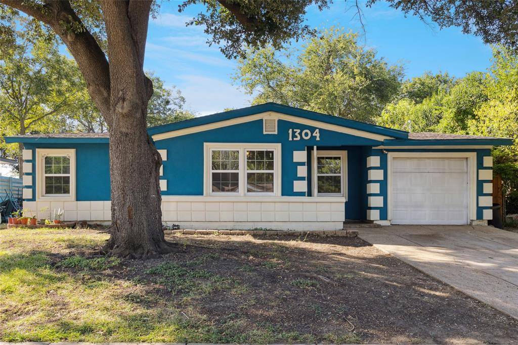 Arlington, TX 76010,1304 E Lovers Lane