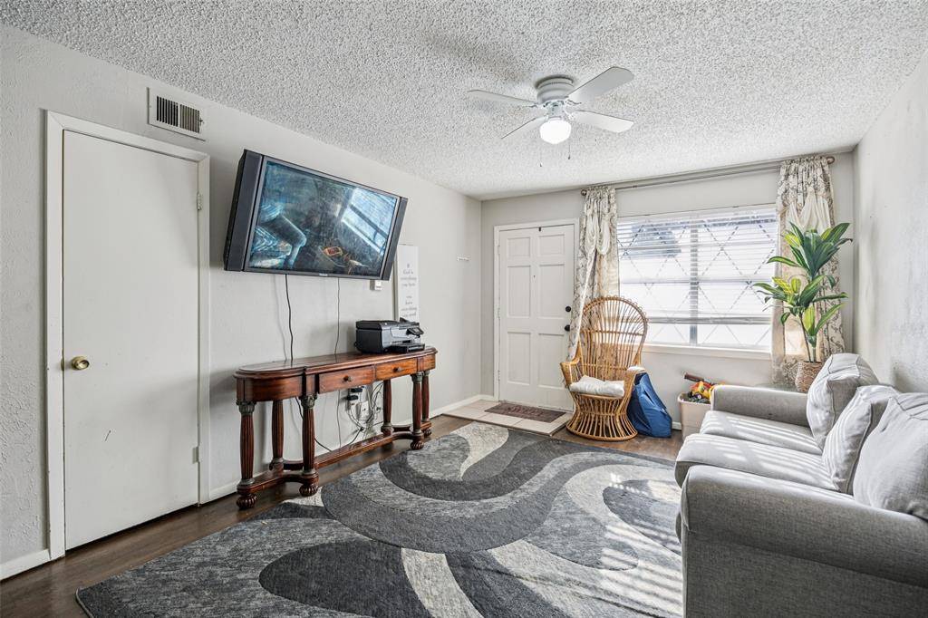 Bedford, TX 76022,904 Nelson Terrace