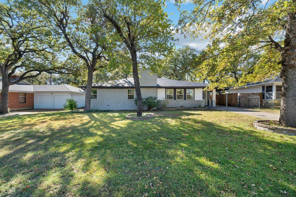 Fort Worth, TX 76112,2160 Green Hill Circle