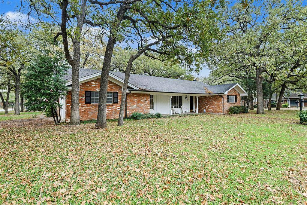 Hurst, TX 76054,709 W Pleasantview Drive