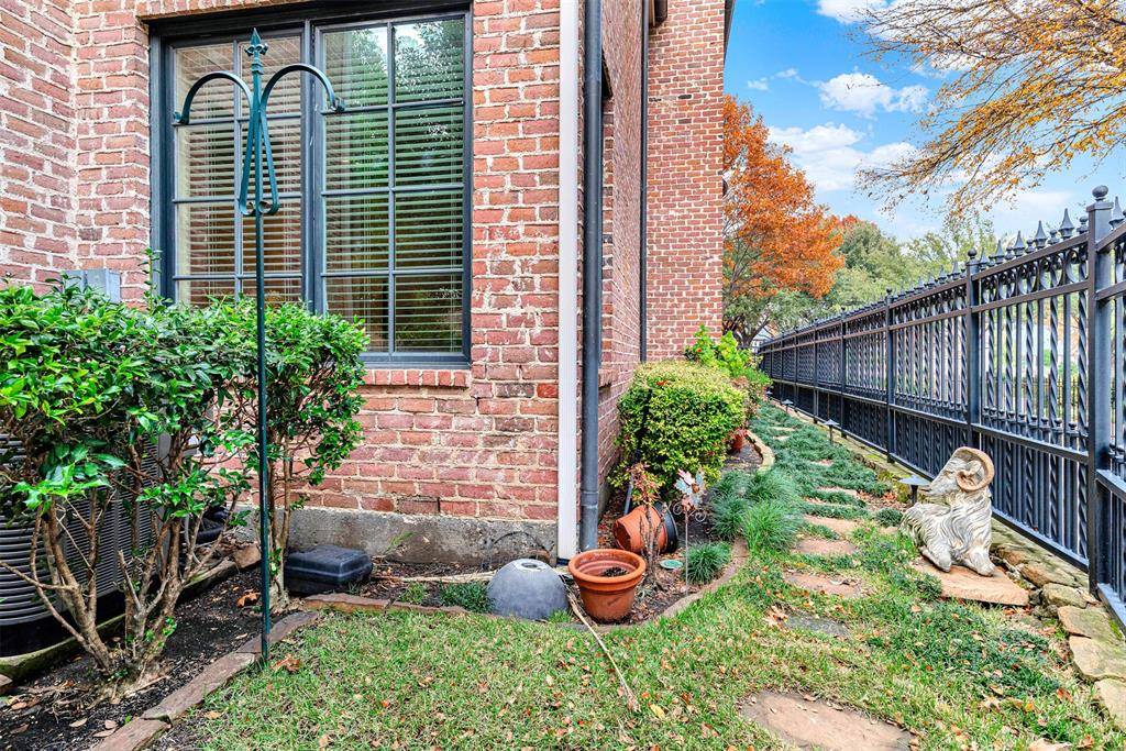 Plano, TX 75093,5904 BURGANDY Street