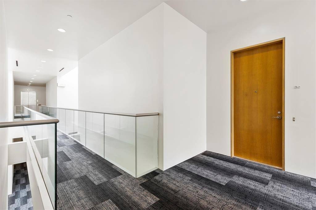 Dallas, TX 75219,3740 Holland Avenue #3C