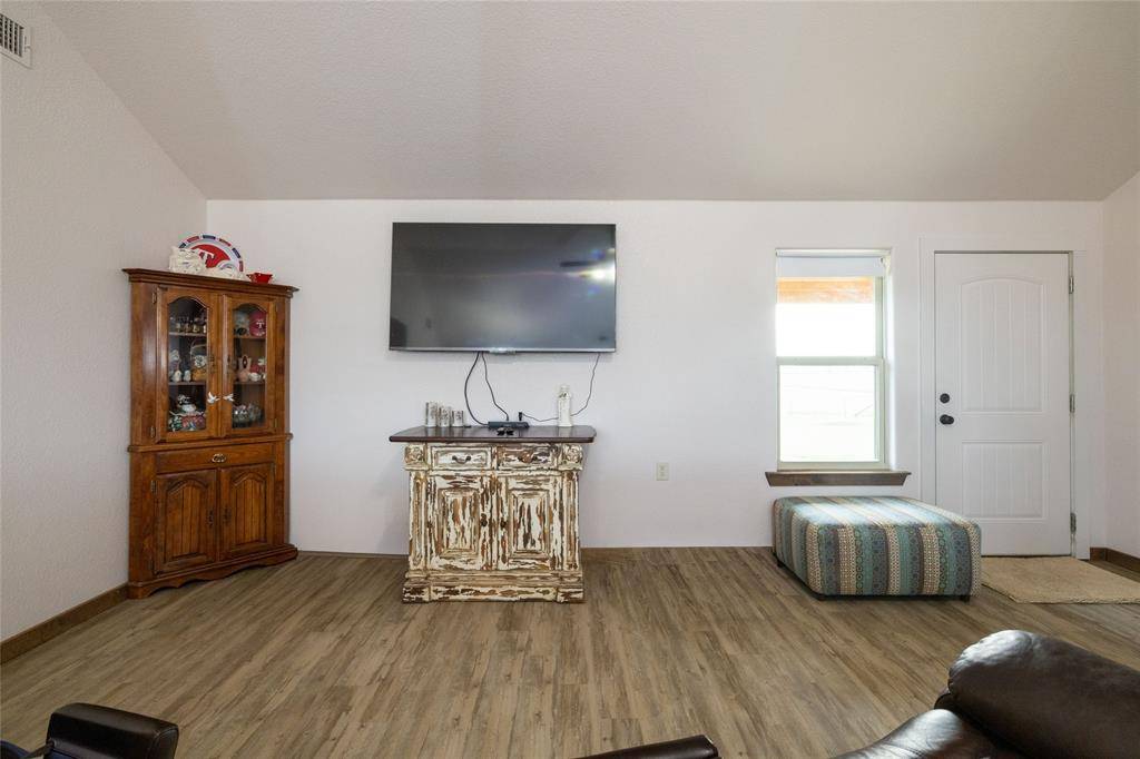 Bellevue, TX 76228,493 Browning Road