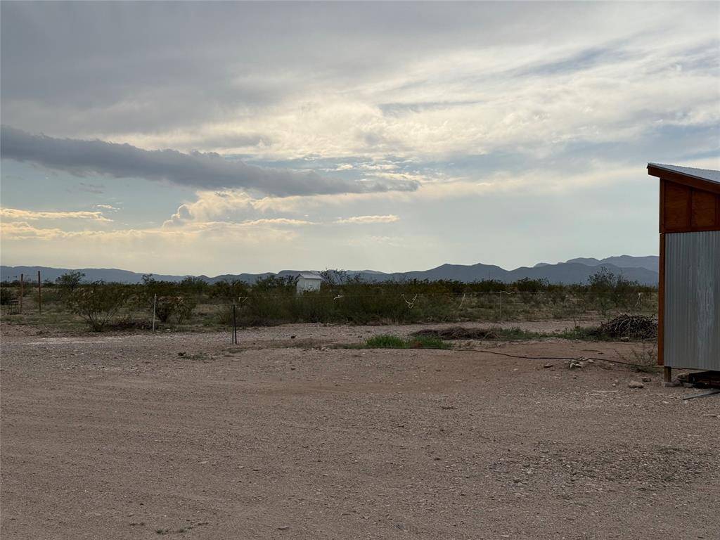 Marathon, TX 79842,305 S Lee Street