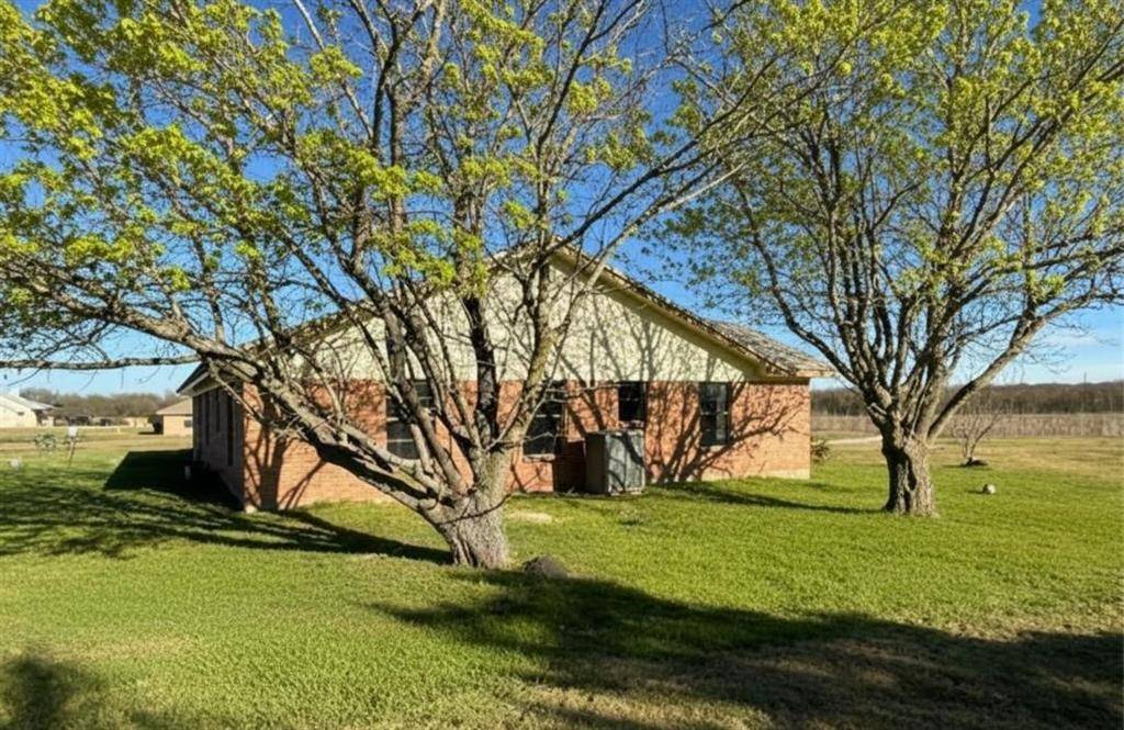 Mart, TX 76664,417 LCR 318