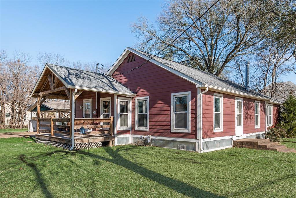 Kaufman, TX 75142,106 W 2nd North Street