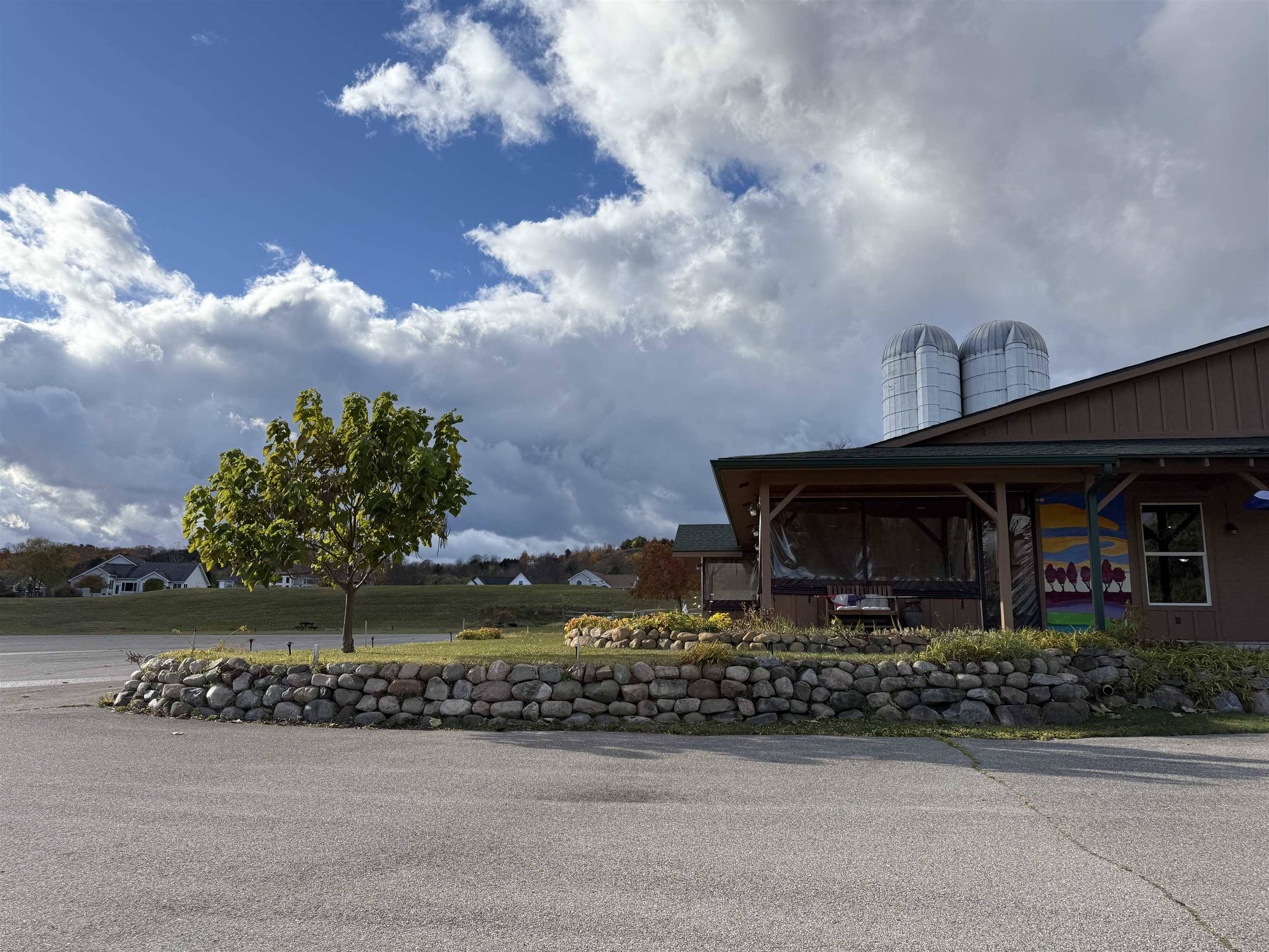 5046 S West Bay SHR, Bingham Twp, MI 49682