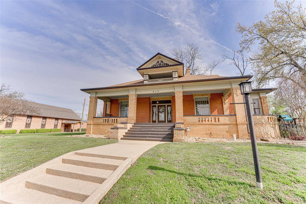 Winnsboro, TX 75494,210 W Elm Street