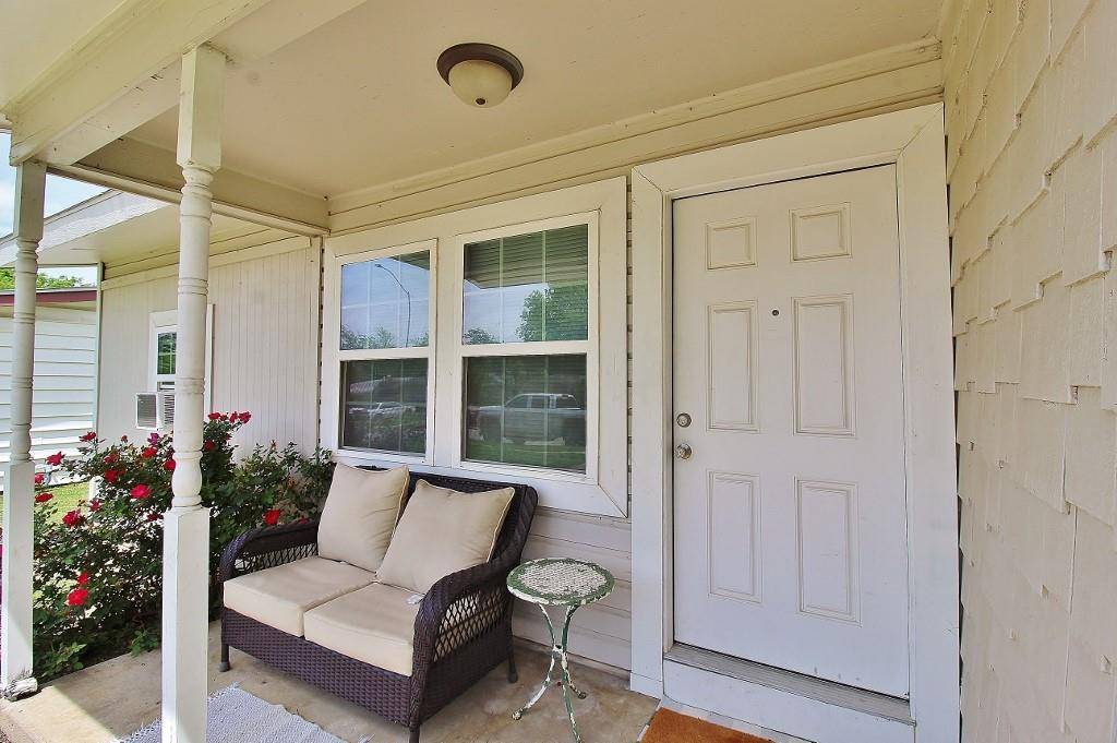 Arlington, TX 76010,911 E Lovers Lane