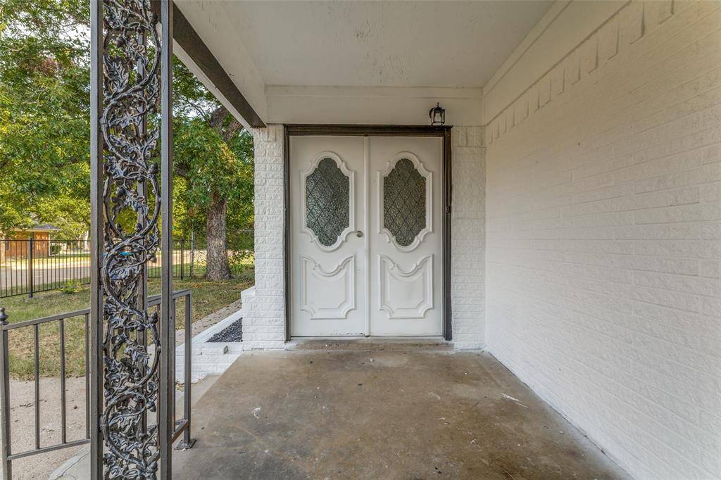 Fort Worth, TX 76111,109 S Judkins Street