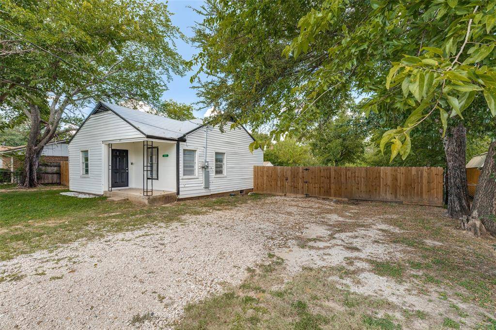 Azle, TX 76020,217 Ridgeway Avenue