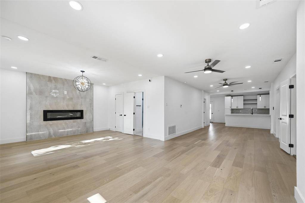 Dallas, TX 75223,710 S Glasgow Drive