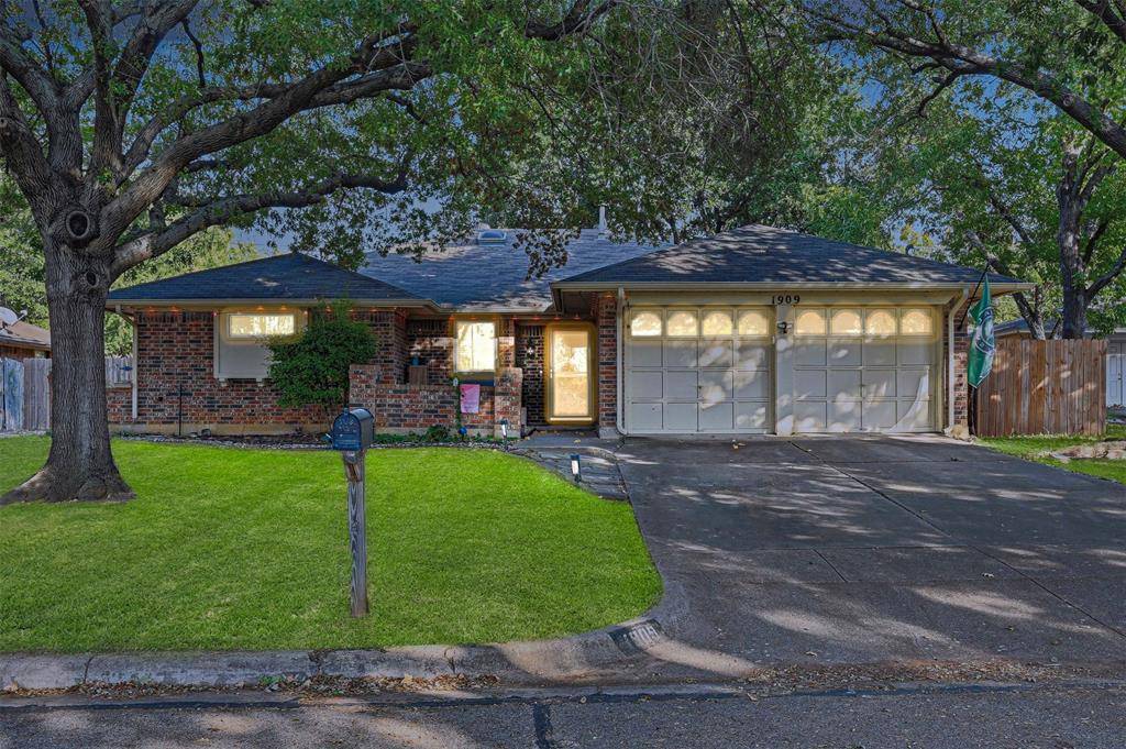 Arlington, TX 76013,1909 Ford Street