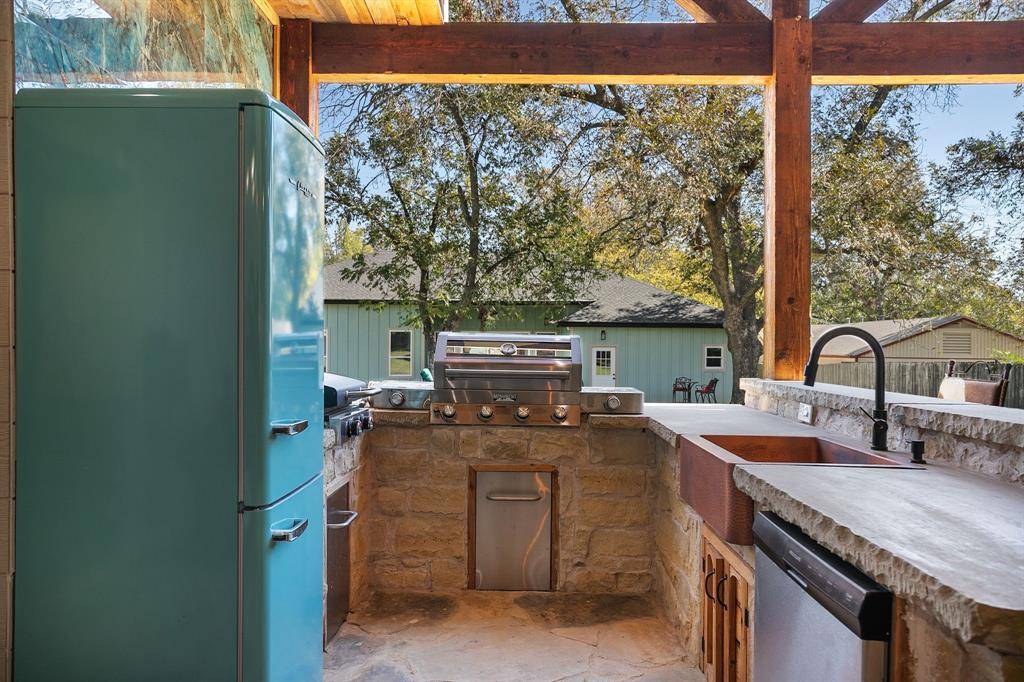 Weatherford, TX 76086,904 S Brazos Street