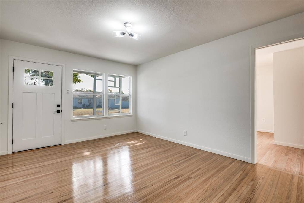 Dallas, TX 75228,2411 Glengariff Drive