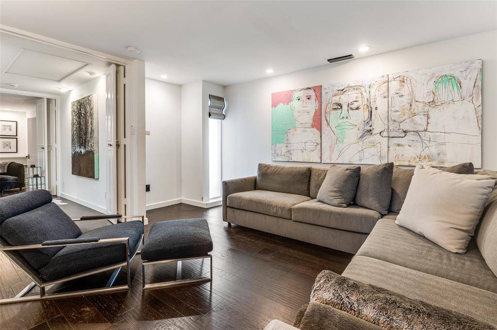 Dallas, TX 75219,3717 Prescott Avenue