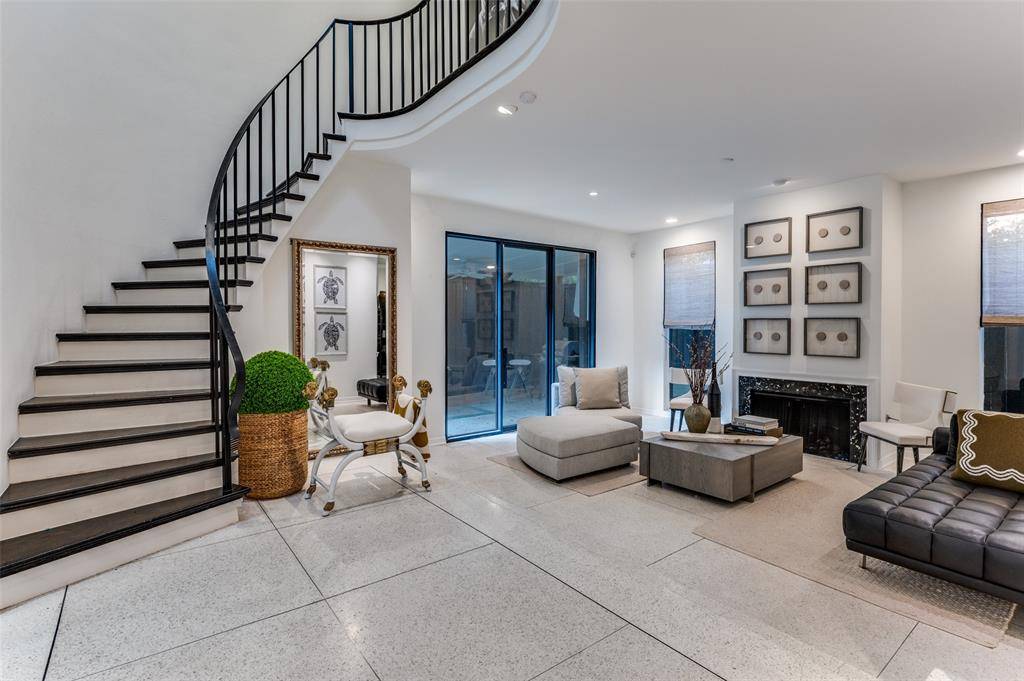 Dallas, TX 75219,3717 Prescott Avenue