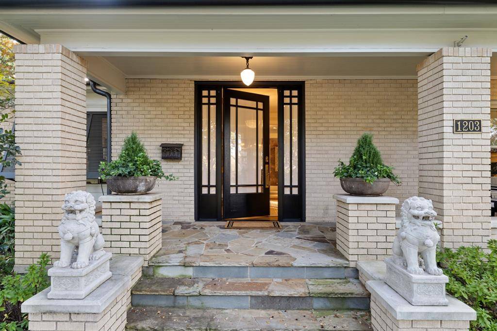 Dallas, TX 75208,1203 N Windomere Avenue