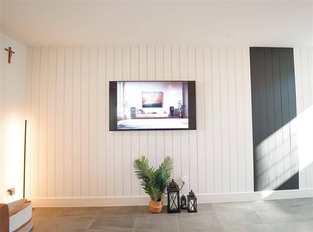 Dallas, TX 75228,7557 Donnelly Avenue