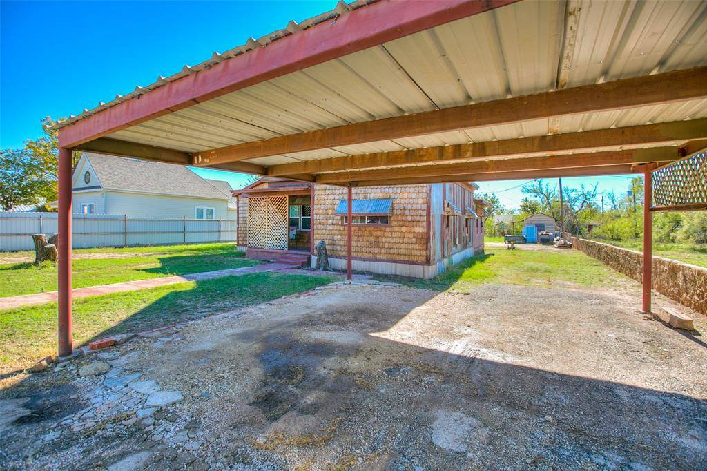 Ballinger, TX 76821,1303 N 7th Street