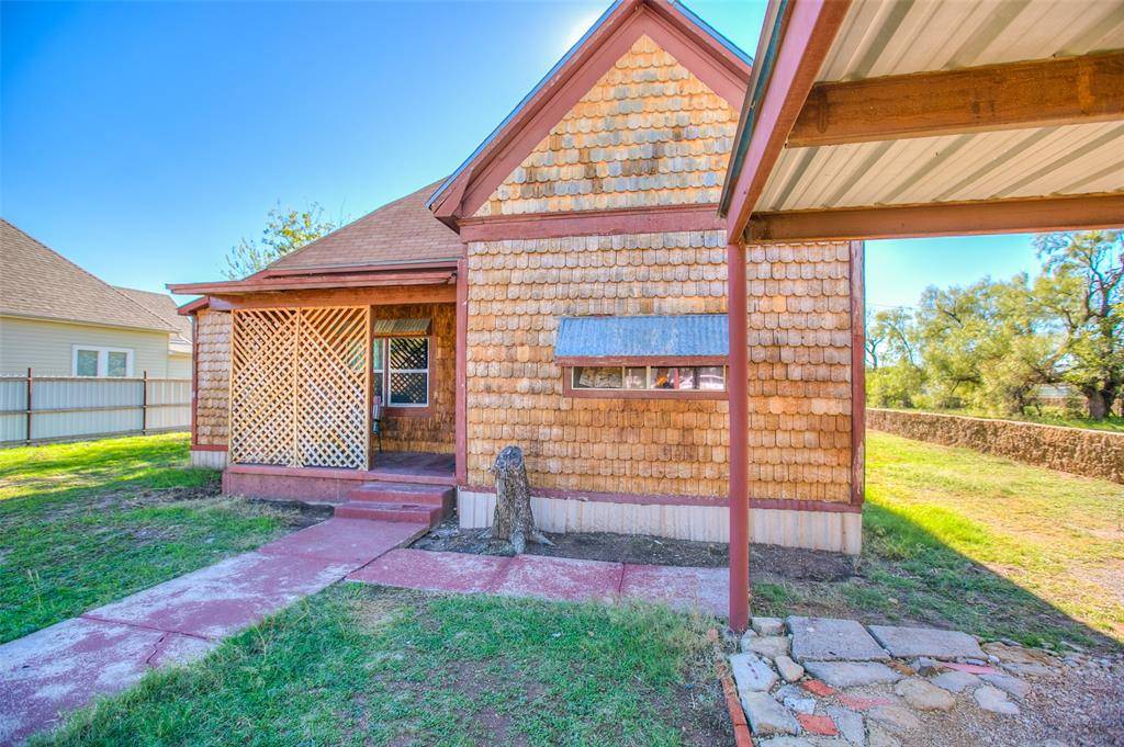 Ballinger, TX 76821,1303 N 7th Street