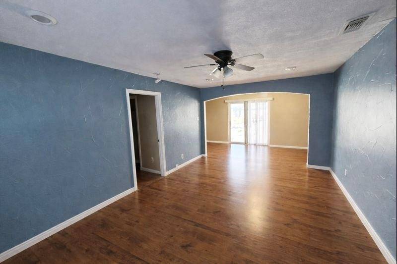 Arlington, TX 76010,705 Glynn Oaks Drive