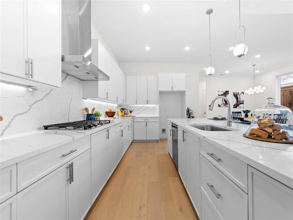 Dallas, TX 75223,426 Martinique Avenue