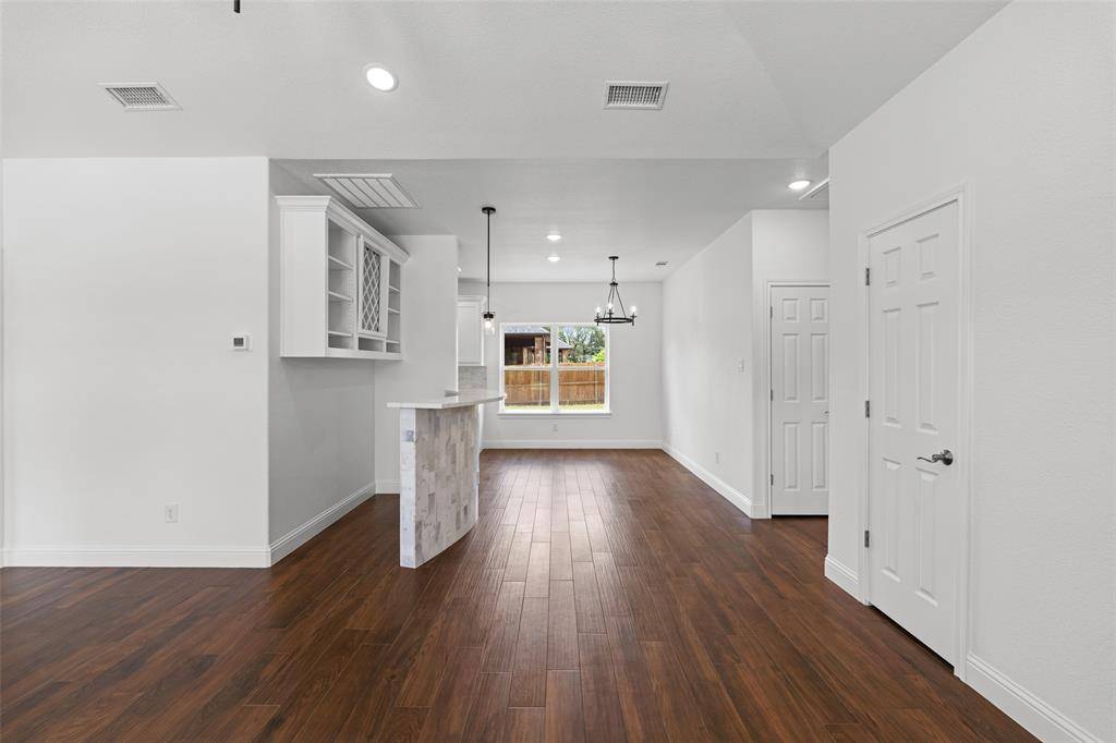 Granbury, TX 76048,801 Comanche Cove Drive