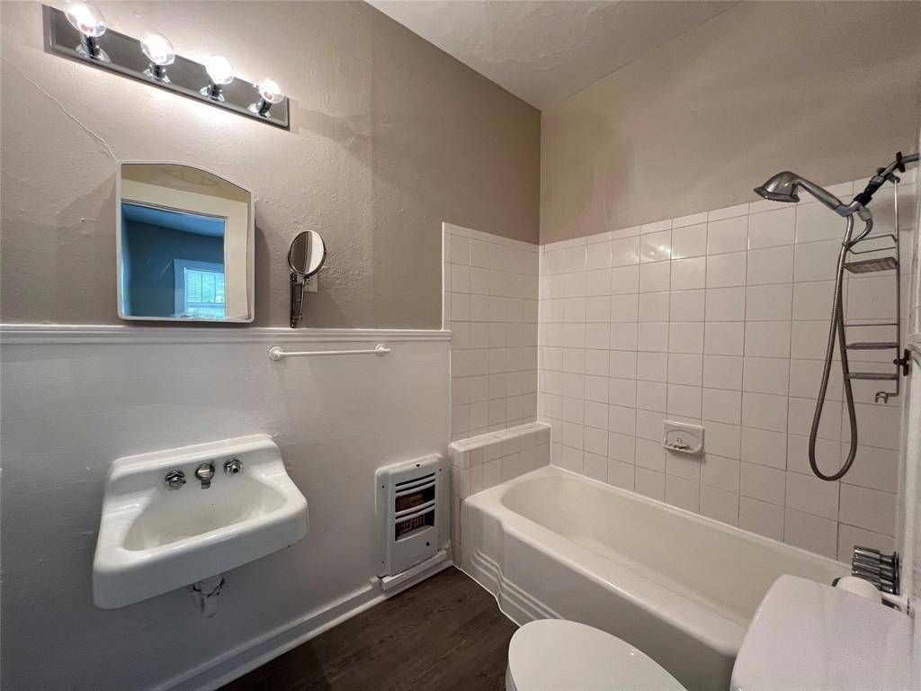 Denton, TX 76201,823 W Hickory Street