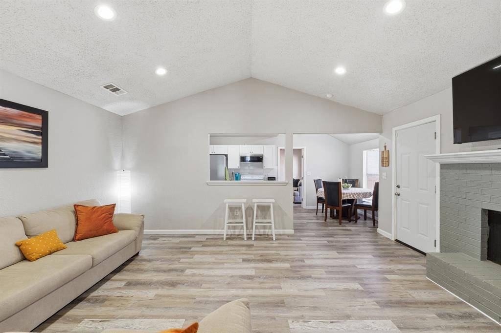 Carrollton, TX 75006,2306 Carol Good Lane