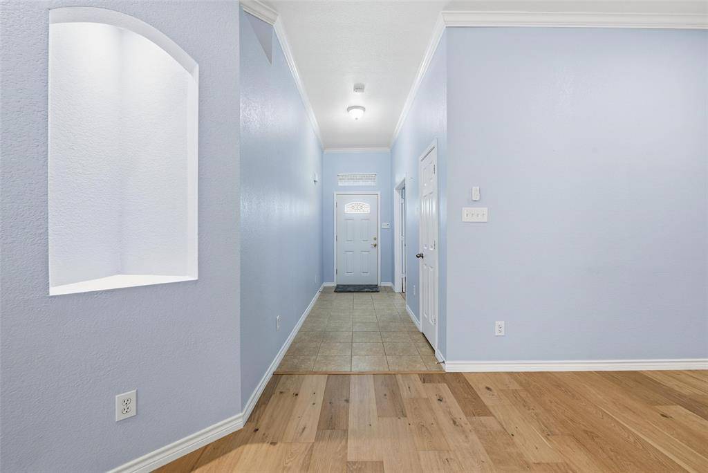 Burleson, TX 76028,835 Evergreen Lane