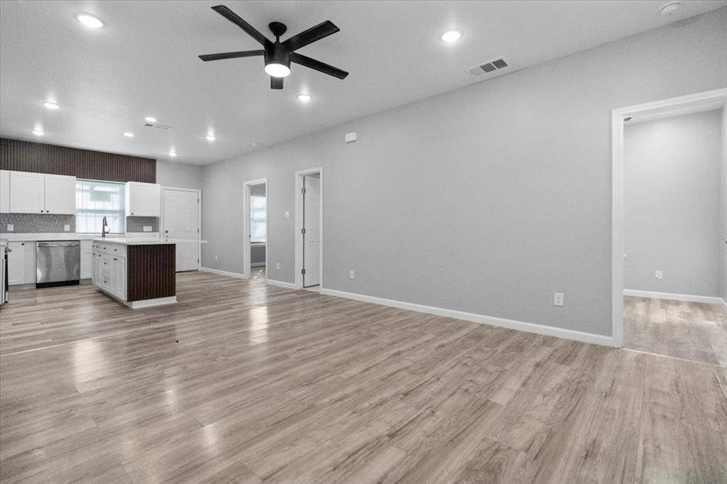 Dallas, TX 75210,3512 Hamilton Avenue