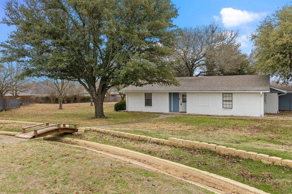 Gainesville, TX 76240,102 Bowie Cove