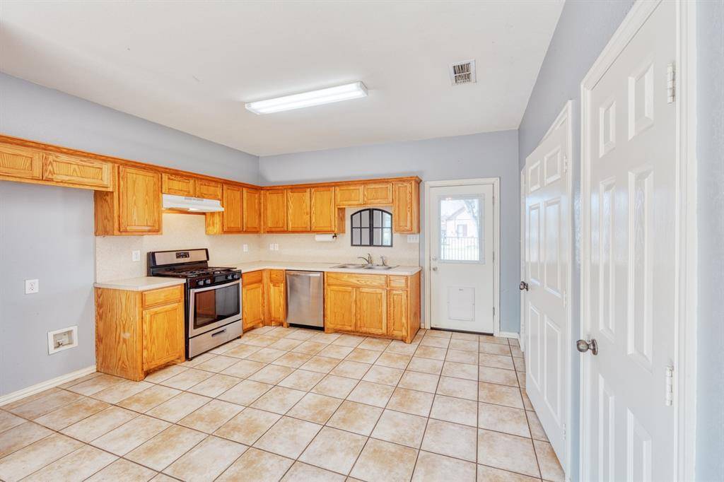 Pilot Point, TX 76258,216 & 220 E Walcott Street