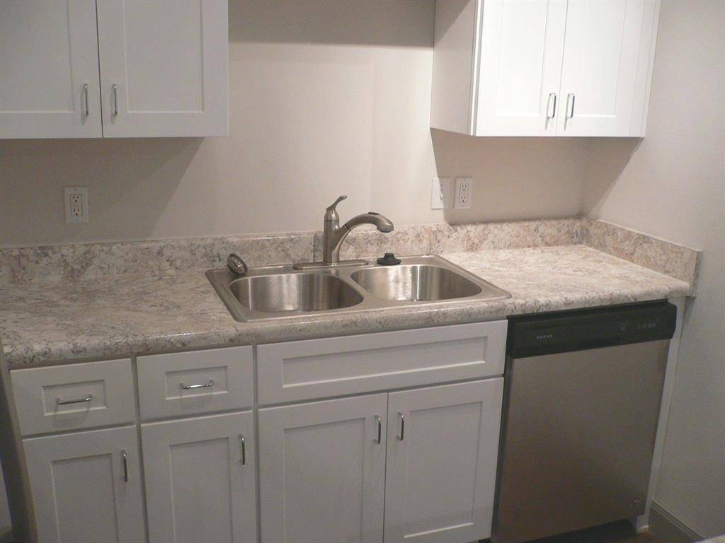 Dallas, TX 75220,9820 Park Lane Place