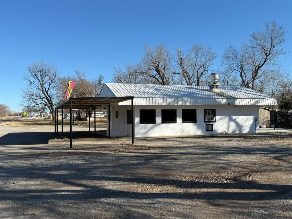 Anadarko, OK 73006,416 E Apache Trail Road