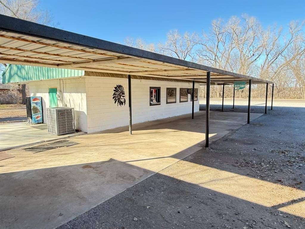 Anadarko, OK 73006,416 E Apache Trail Road