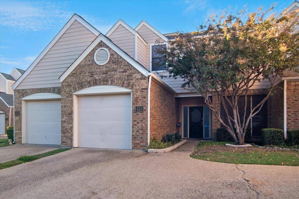 Irving, TX 75063,211 Cimarron Trail #4