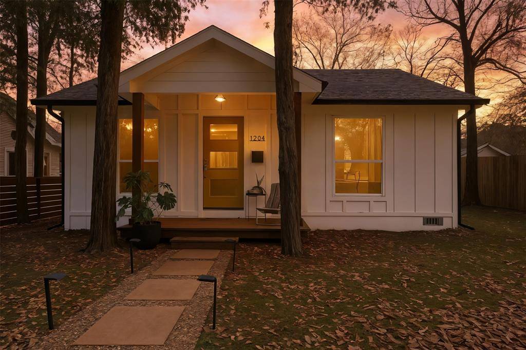 Dallas, TX 75208,1204 S Waverly Drive