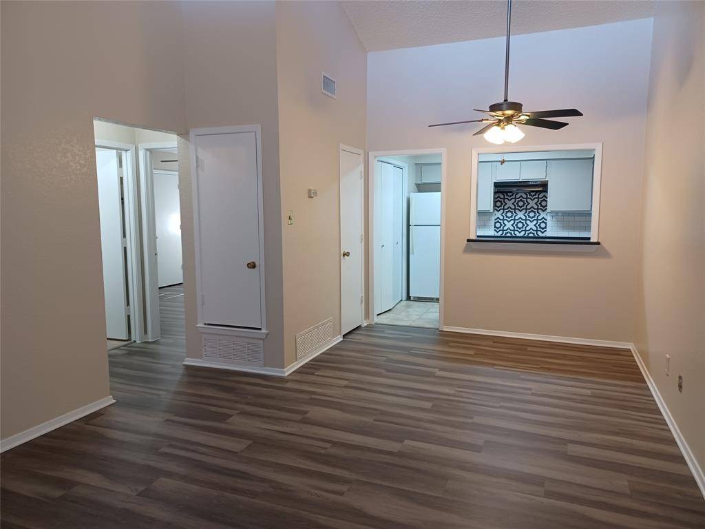 Arlington, TX 76012,502 Dipert Court