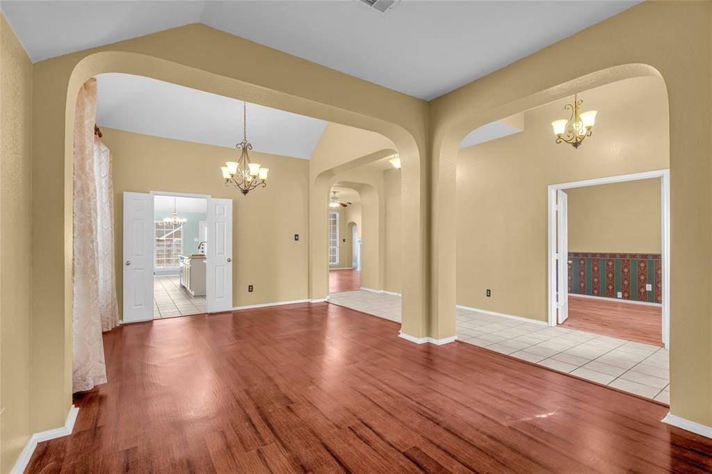 Arlington, TX 76002,6911 Thunderbird Drive