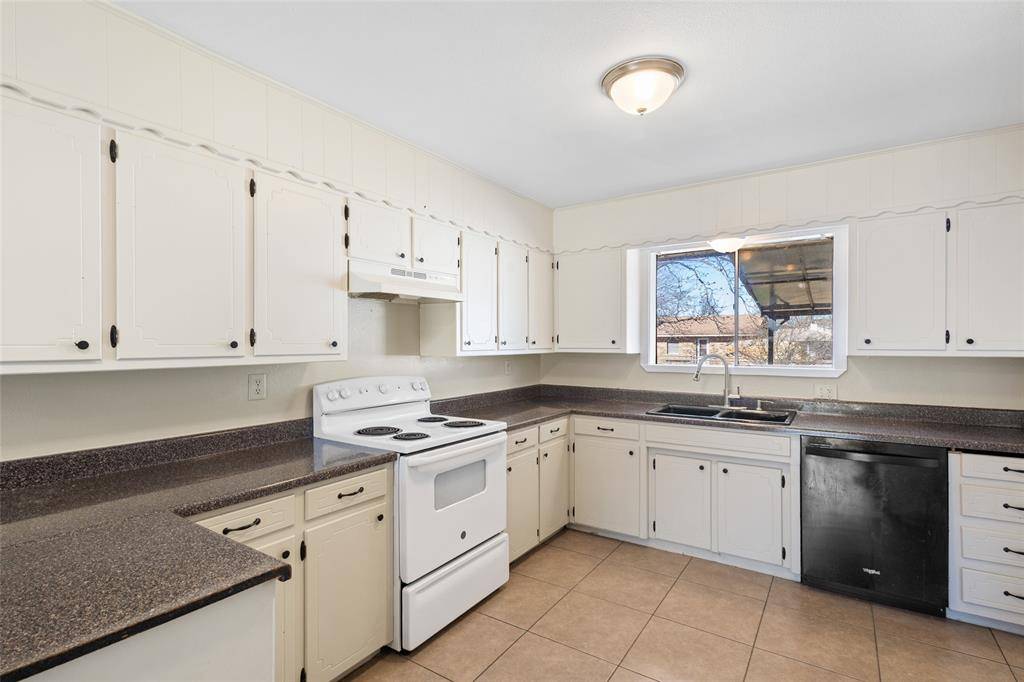 Bowie, TX 76230,1206 Anetta Street